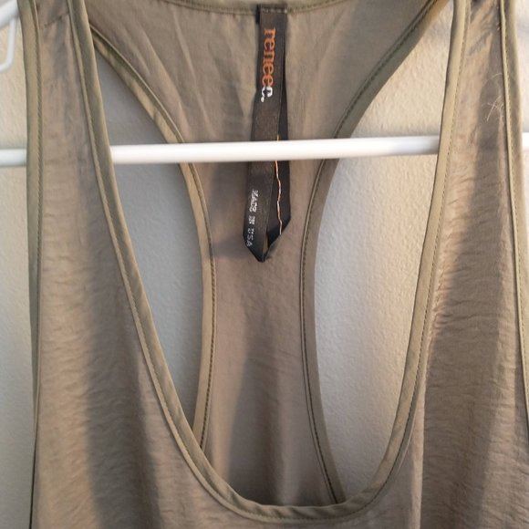 Beach tank - Picture 1 of 3